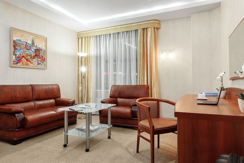 Nikol Business Hotel