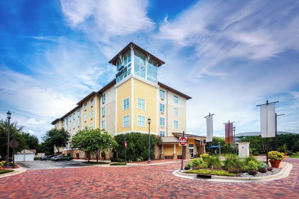 Hotel Indigo Jacksonville-Deerwood Park by IHG