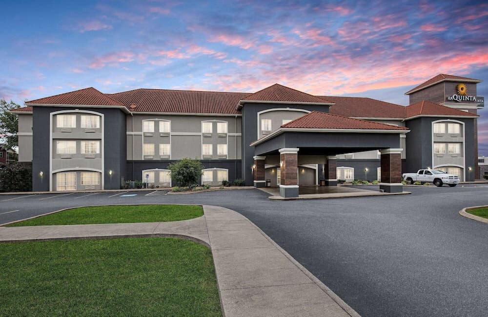 La Quinta Inn & Suites by Wyndham Bowling Green