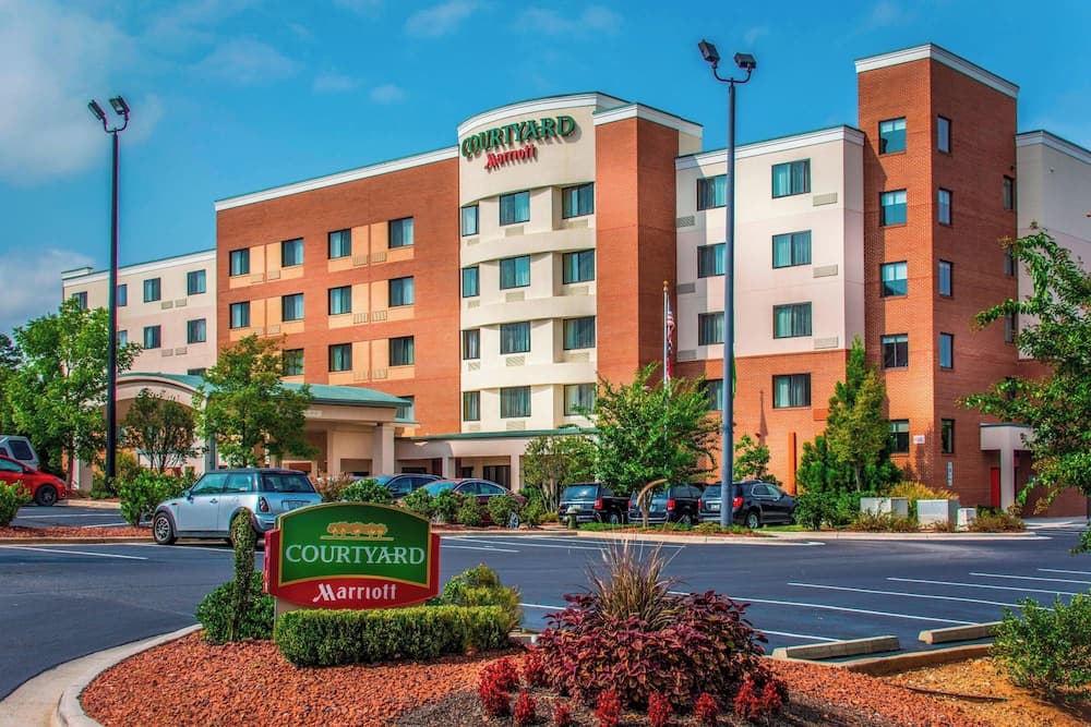Courtyard by Marriott Greensboro Airport