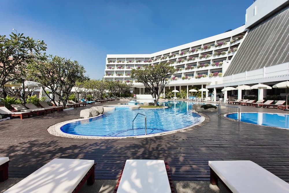 The Cha-am Methavalai Hotel