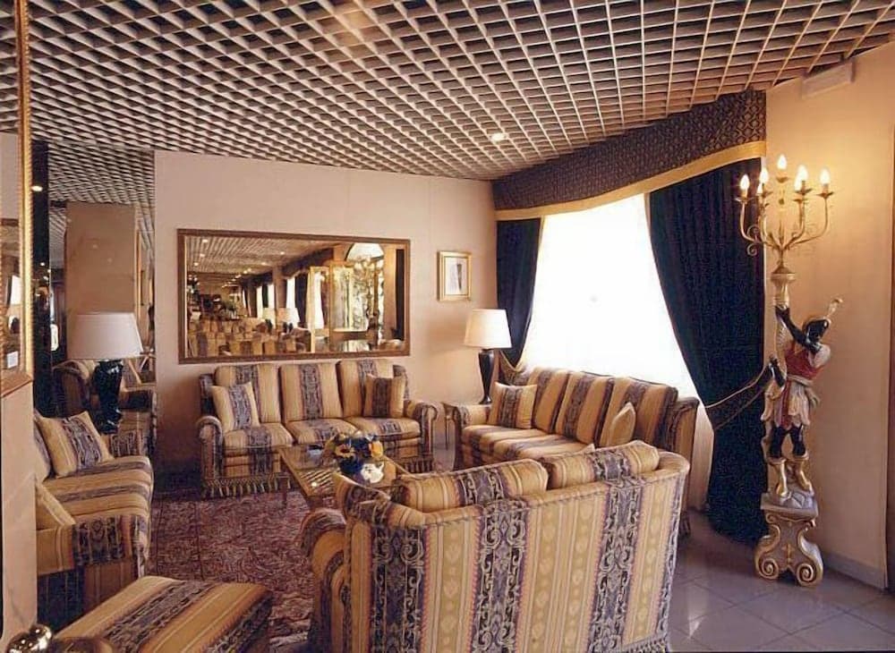 Lobi dinlenme salonu