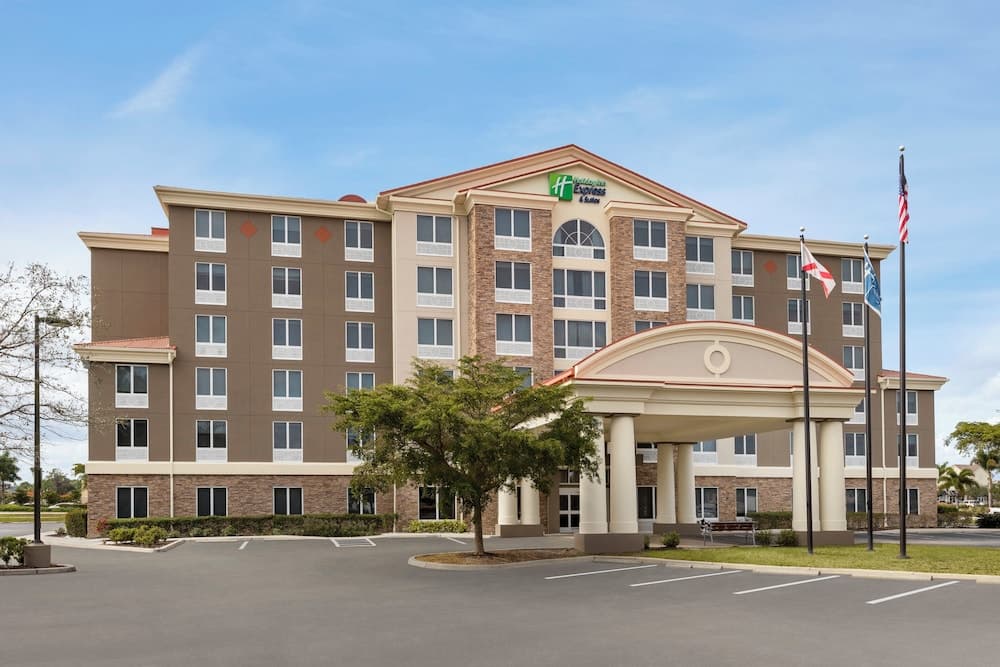 Holiday Inn Express Hotel & Suites Fort Myers East - The Forum by IHG