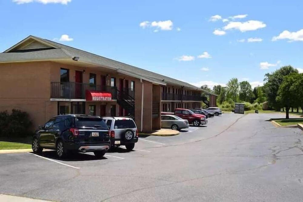 OYO Hotel Richburg SC I-77