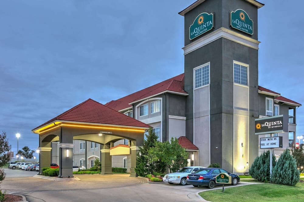 La Quinta Inn & Suites by Wyndham Tulsa Airpt / Expo Square
