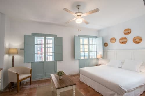 Apartamentos Suites Santa Cruz
