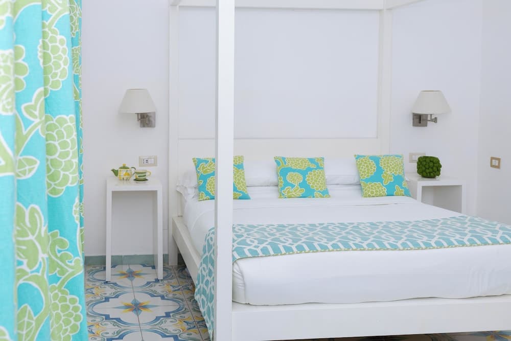 Relais Correale Rooms & Garden