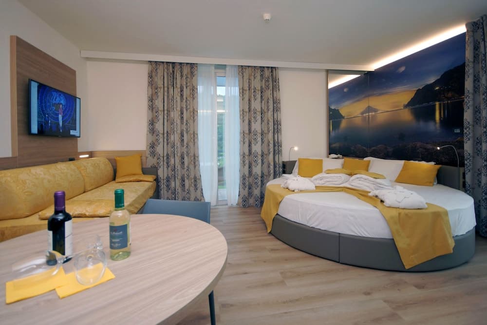 Ambassador Suite Hotel