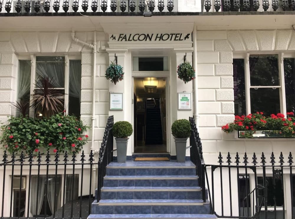 Falcon Hotel