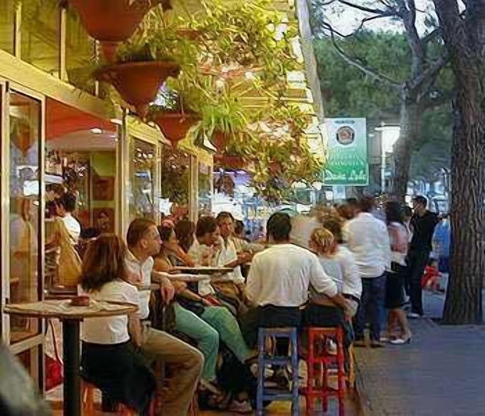 Açık havada yemek servisi