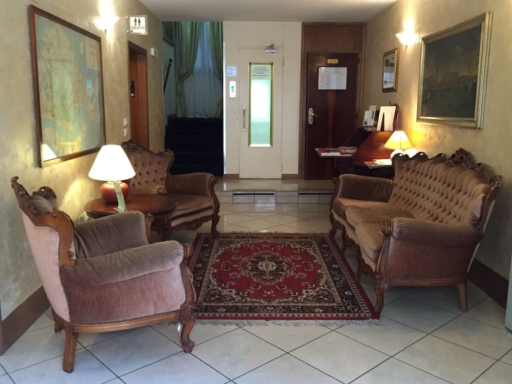 Lobi dinlenme salonu