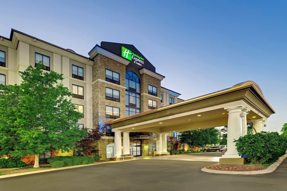 Holiday Inn Express Hotel and Suites Nashville-Opryland by IHG