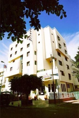 Hotel East West