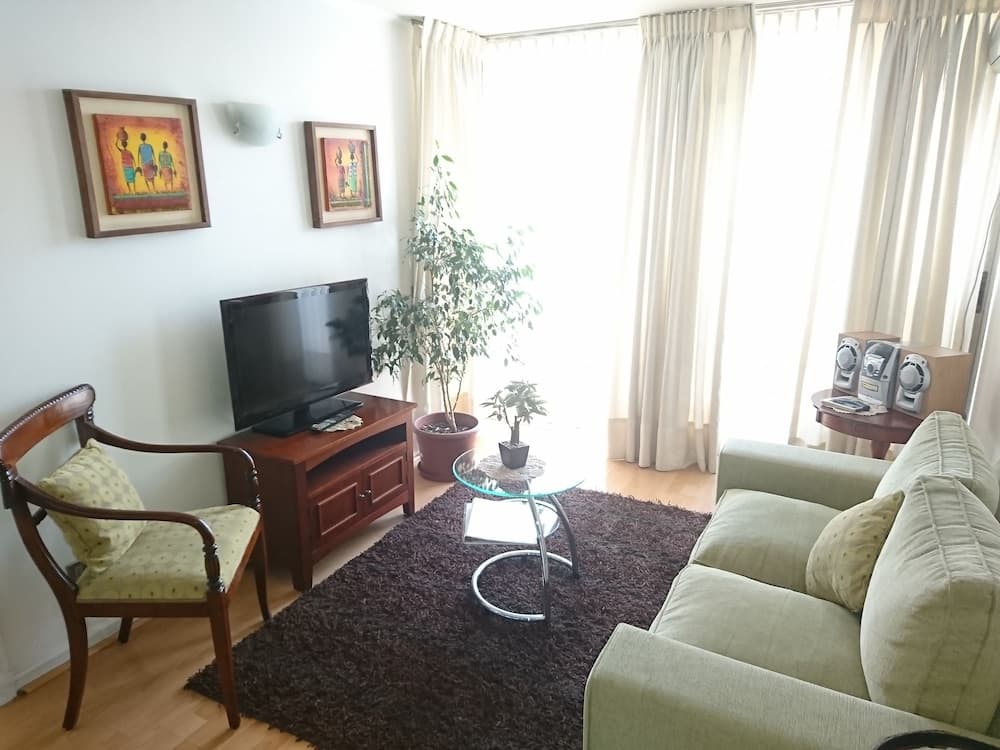 At Home Roger de Flor