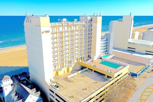 Comfort Suites Beachfront