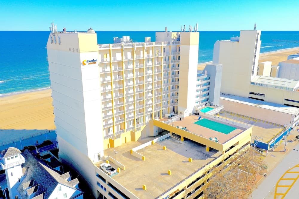 Comfort Suites Beachfront