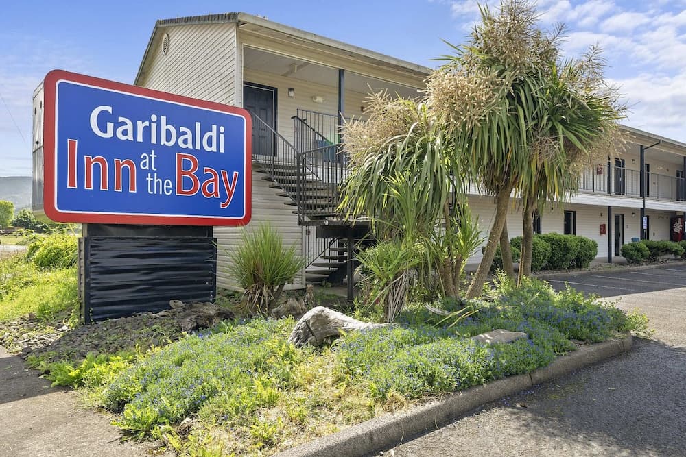 Garibaldi Inn at the Bay