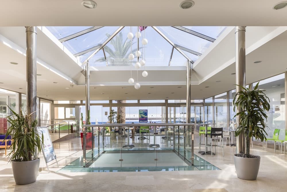 Lobi dinlenme salonu