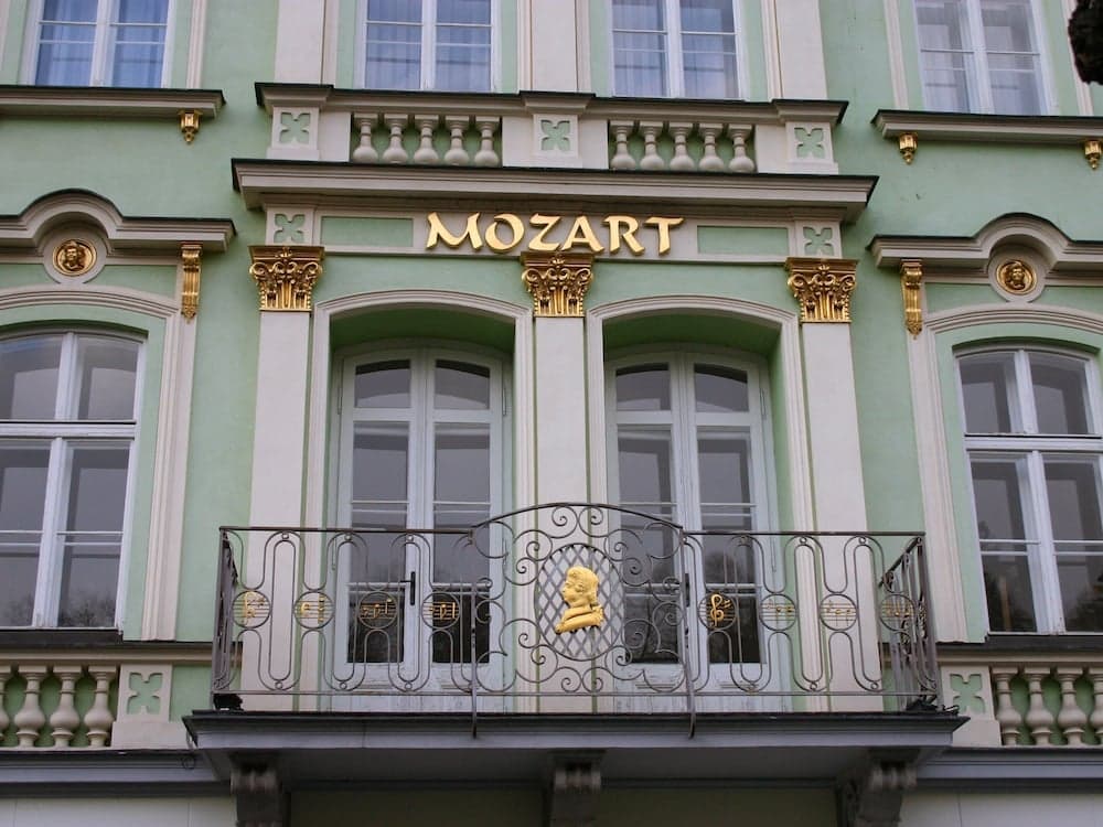 EA Hotel Mozart