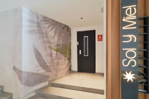 Sol y Miel Hostal