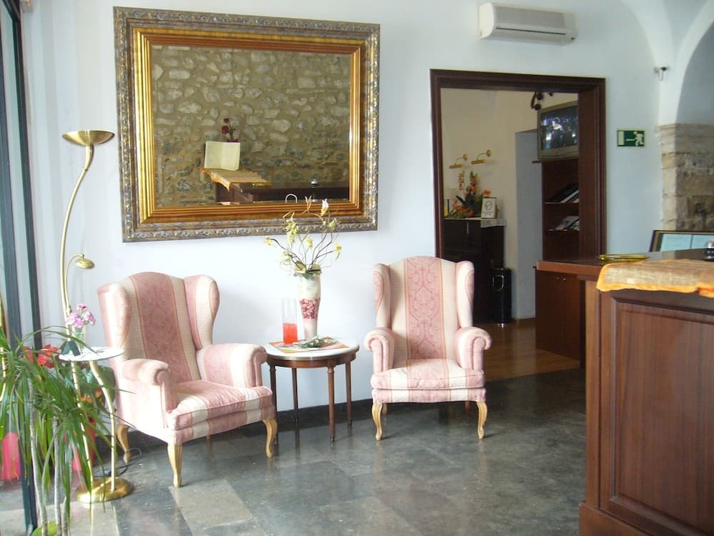Lobi oturma alanı