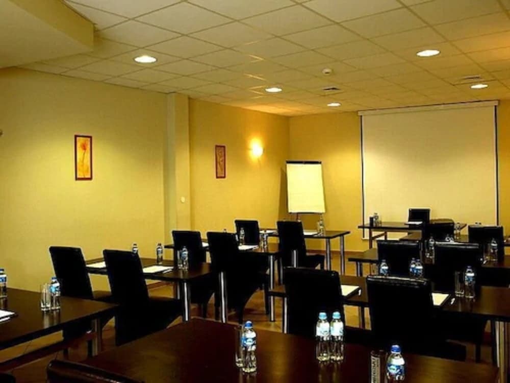 Toplantı salonu/imkânları