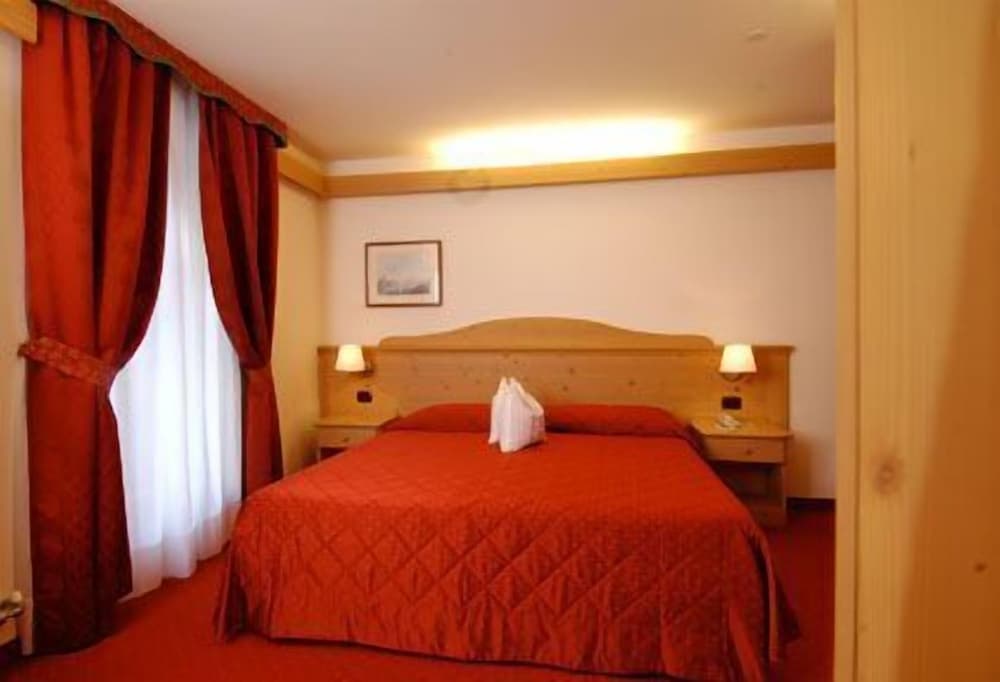 AlpHotel Taller