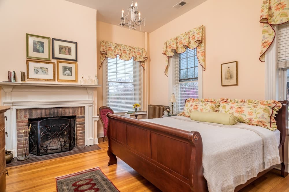 Ironclad Inn & Bourbon Room