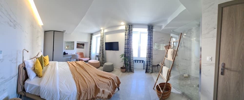 Le Petit Trianon et Le Charme des Suites