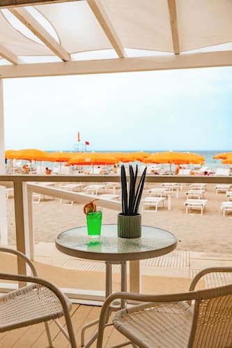 Delfino Beach Hotel