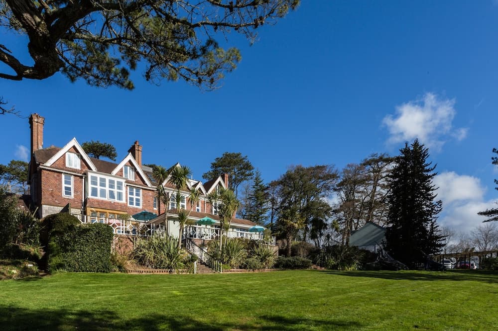 Orestone Manor