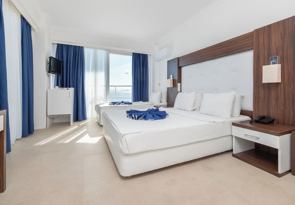 Arora Hotel
