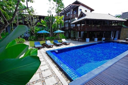 Banthai Village