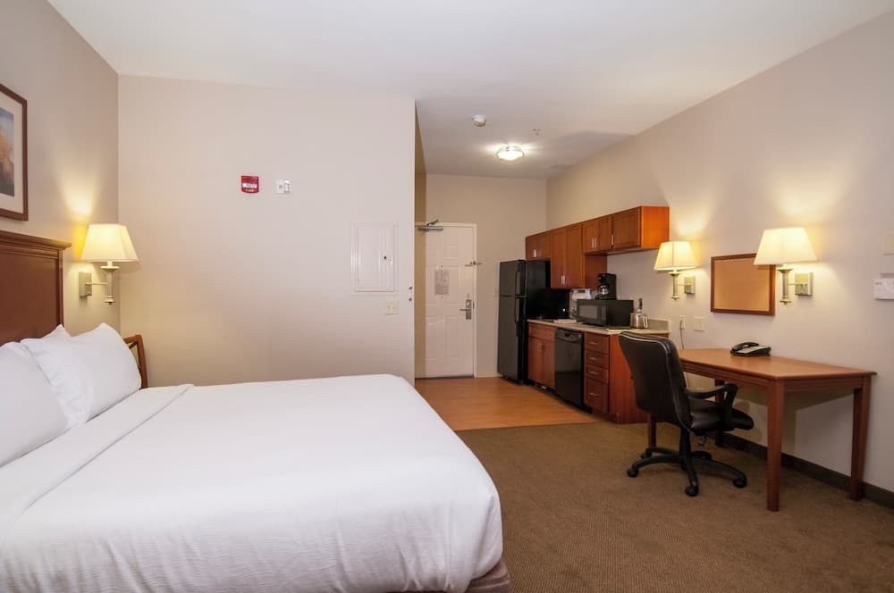 Candlewood Suites FLOWOOD, MS by IHG