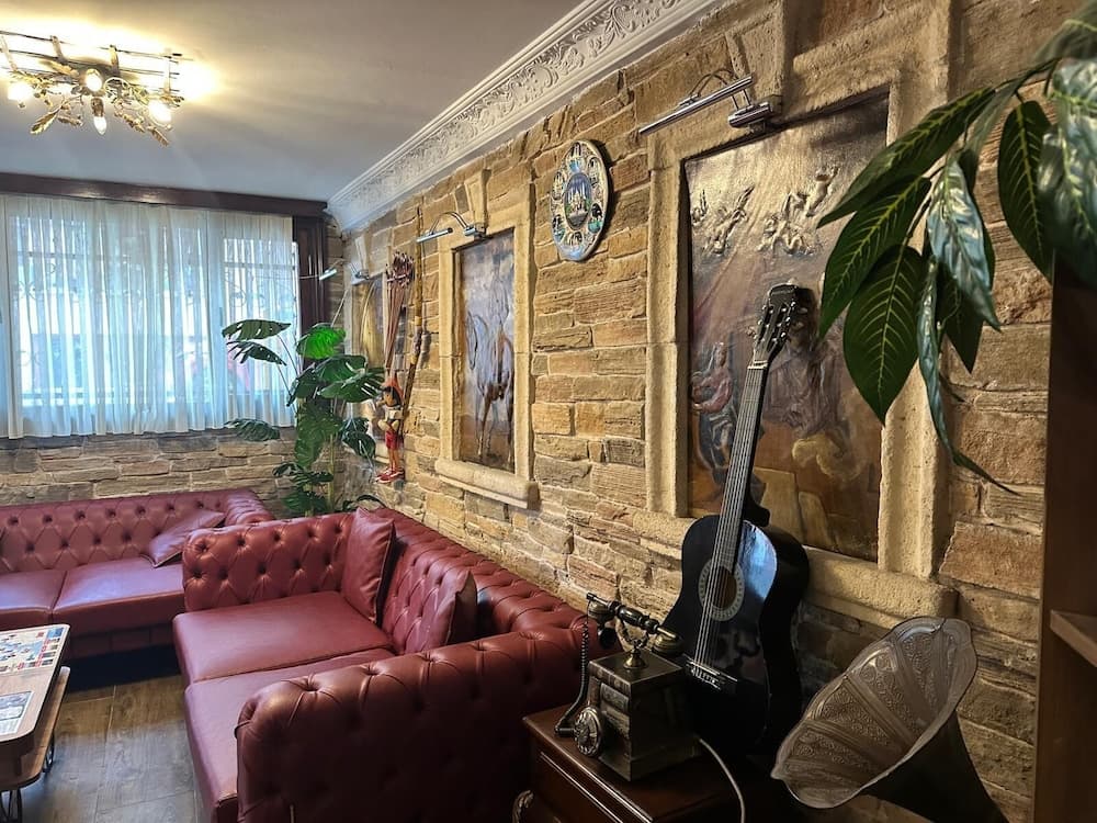 Sphendon Hotel