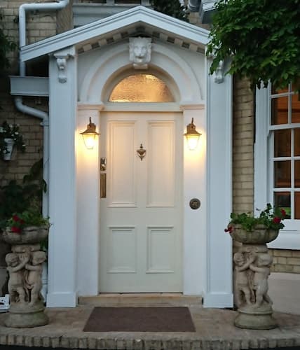 Bentley Tower Hotel
