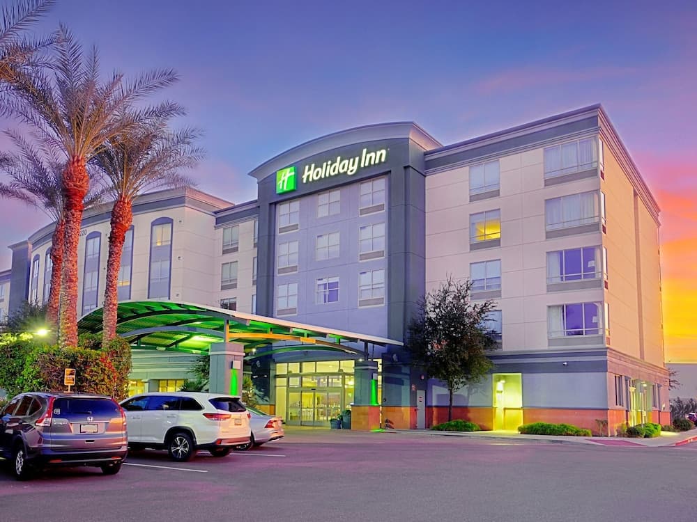 Holiday Inn Hotel & Suites PHOENIX AIRPORT by IHG