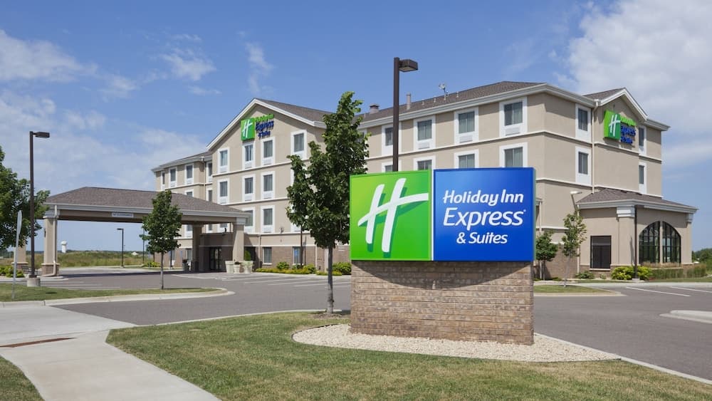 Holiday Inn Express Hotel & Suites Rogers by IHG