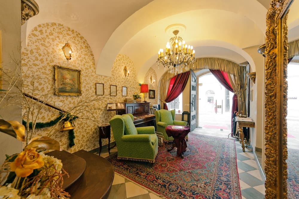 Allegro Hotel