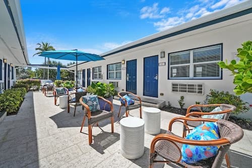 Hollywood Beach Suites