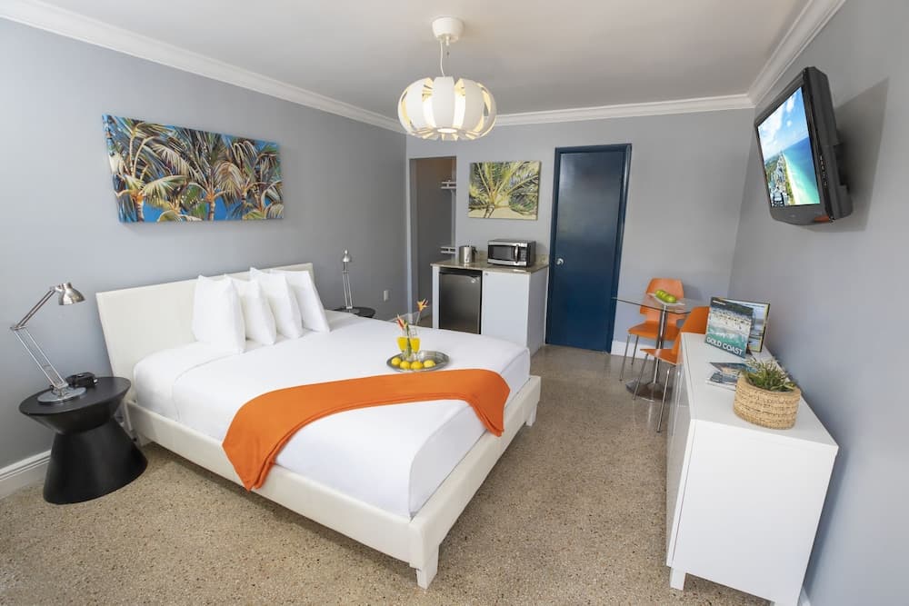 Hollywood Beach Suites