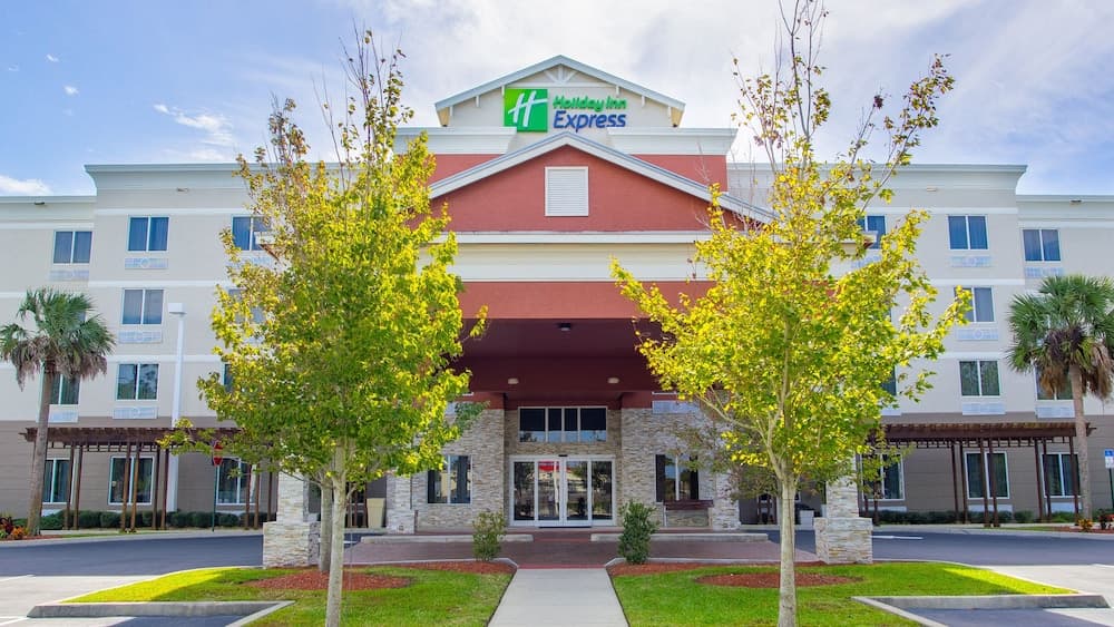 Holiday Inn Express & Suites Palm Bay by IHG