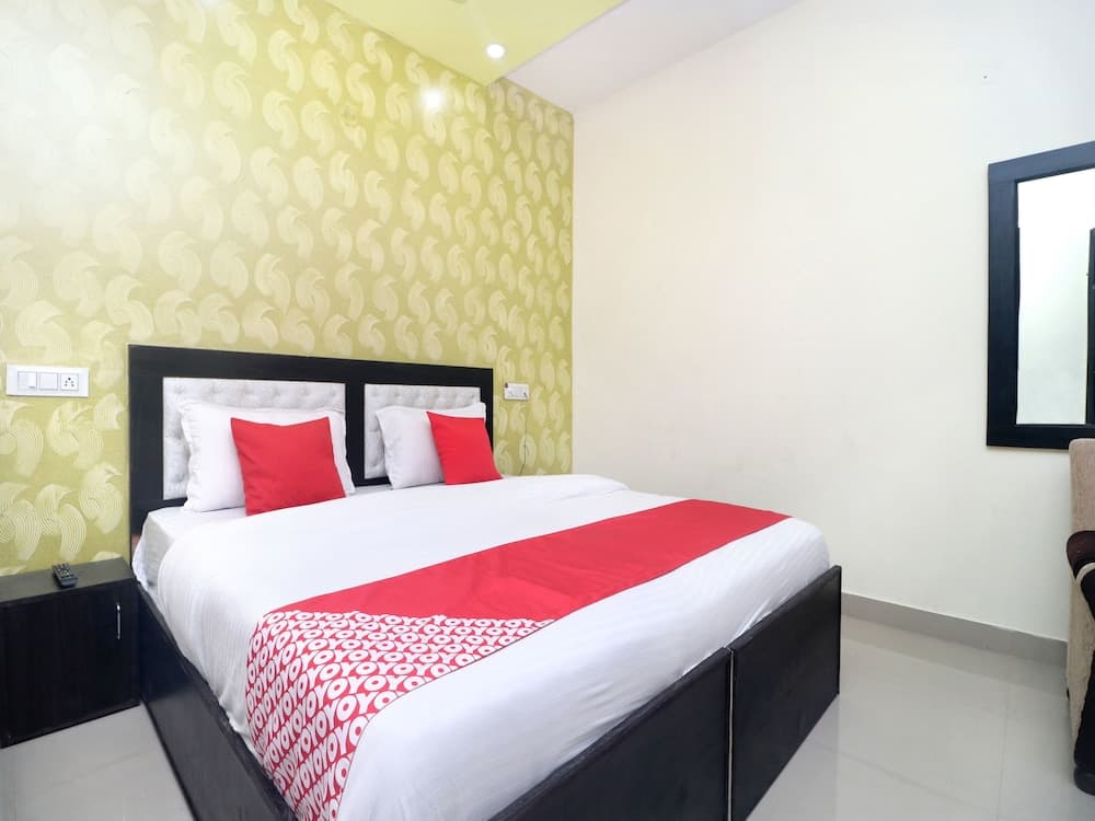 OYO 16700 HOME Exotic 2 BHK Dream View Khanyara Road