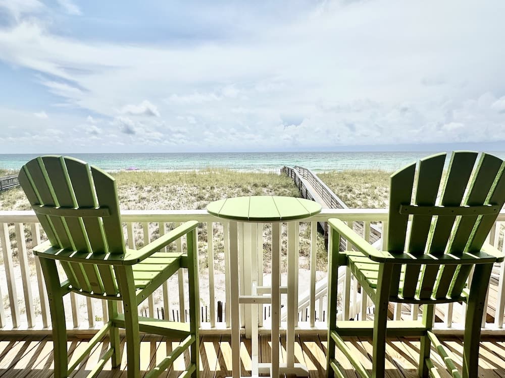Sea Side 4 Bedroom Townhouse by RedAwning