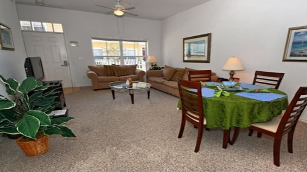 Ec21ha - 3 Bedroom Townhome In Villas at Seven Dwarfs Lane, Sleeps Up To 6, Just 6 Miles To Disney
