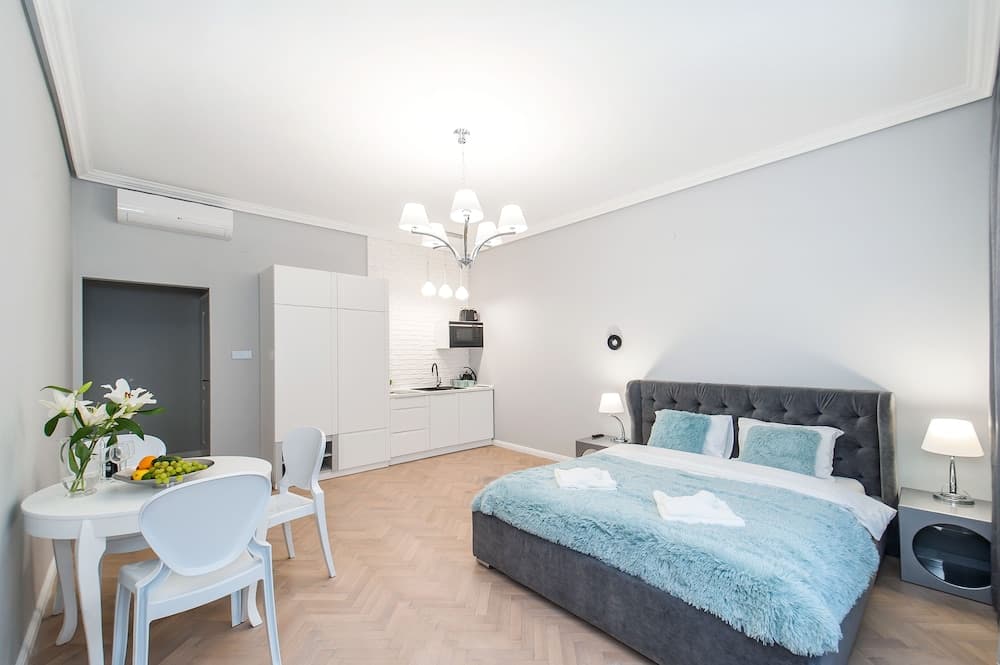 Noble Apartments