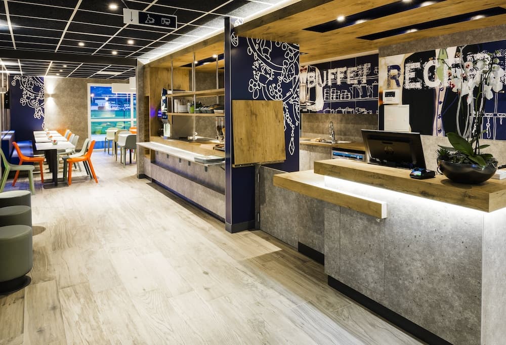 Lobi dinlenme salonu