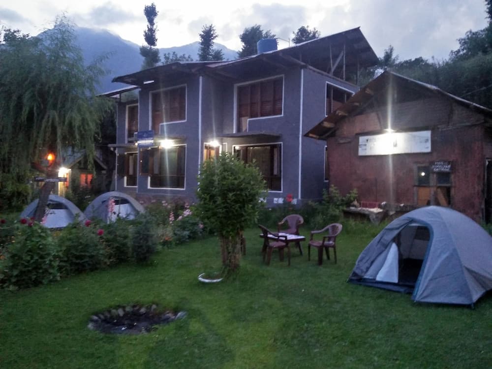 Konaklama yerinin ön cephesi