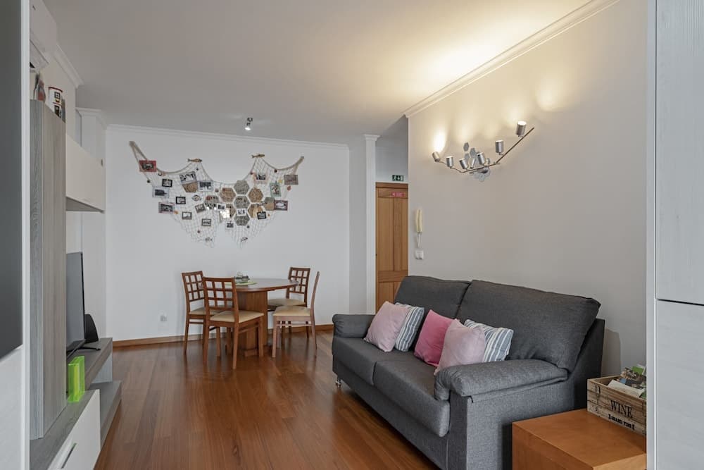 Lobo Marinho by An Island Apart