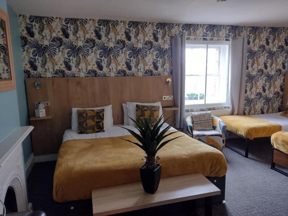 The Crown Inn - By Blunt Bars